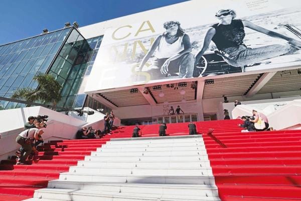 Estreno en el Festival de Cannes del primer largometraje generado completamente con inteligencia artificial.