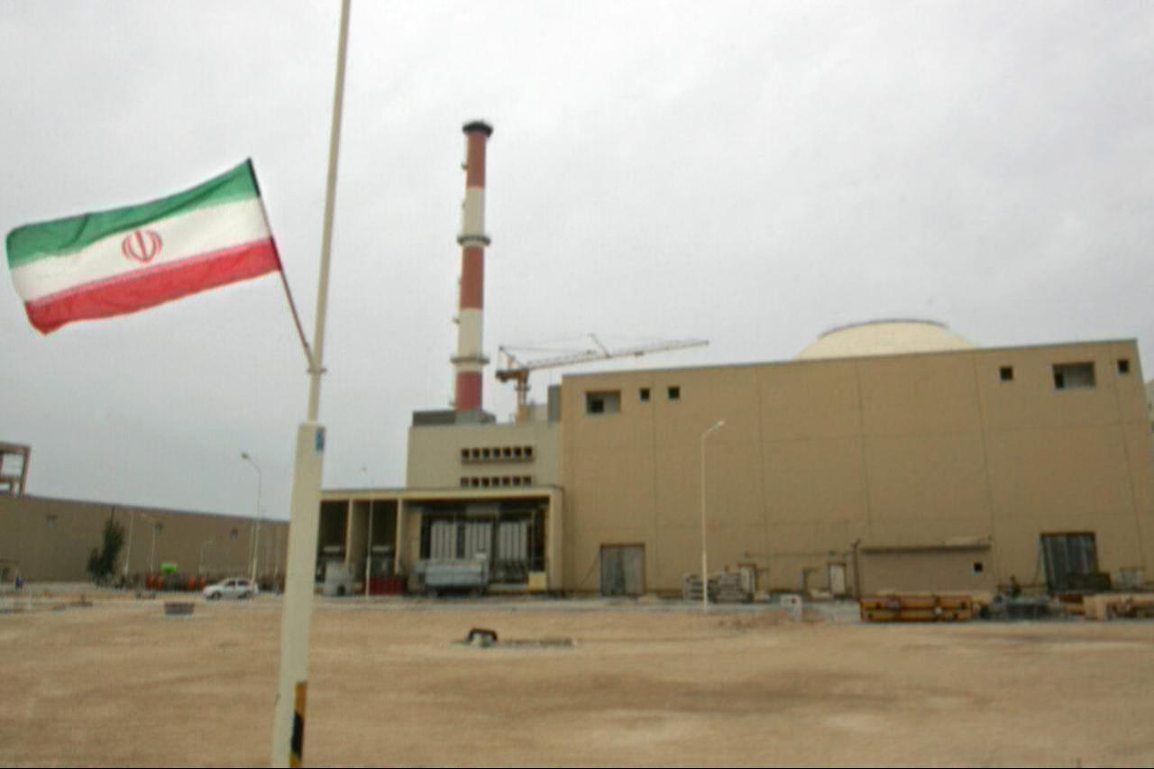 Oro y plata retroceden mientras el estancamiento del uranio de Irán alimenta las apuestas de alza de tasas