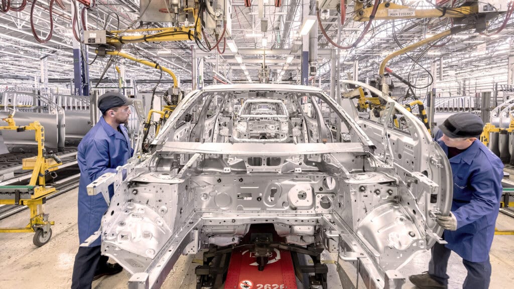 Vehículos eléctricos Voyah de Dongfeng que serán fabricados en la planta de Stellantis en Francia.