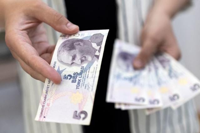 Turquía eleva su meta de inflación mientras la guerra con Irán divide las divisas de los mercados emergentes
