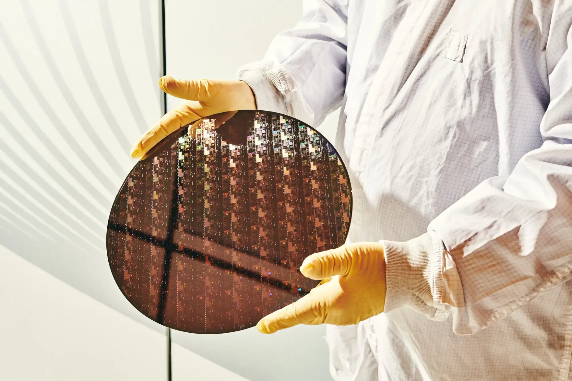 IBM presenta el primer chip sub-1 nanómetro del mundo: casi 100,000 millones de transistores y arquitectura NanoStack