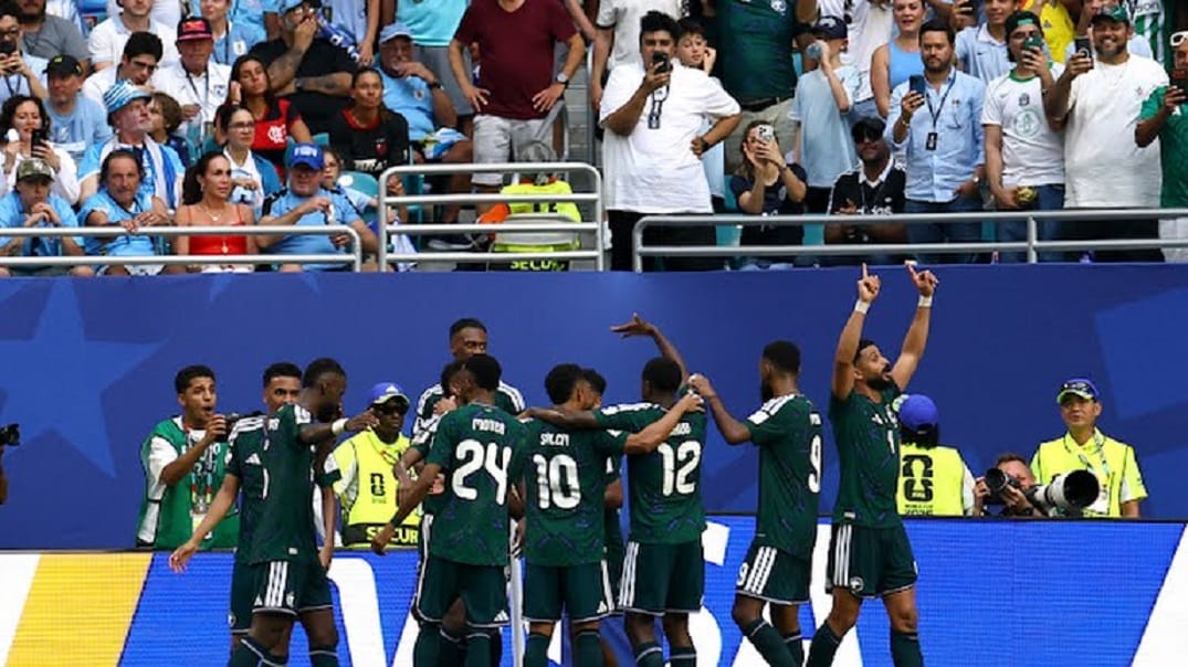Arabia Saudí logra un sufrido empate 1-1 con Uruguay en el Grupo H