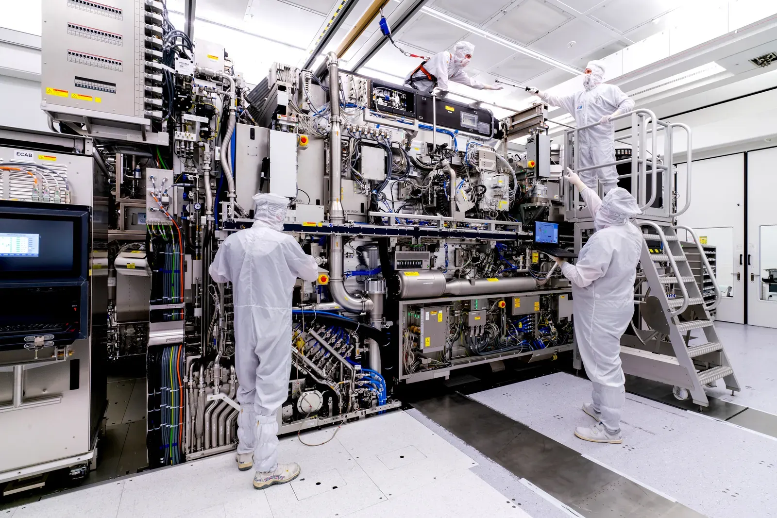 EE. UU. sospecha que una máquina de chips EUV de ASML llegó a China; la empresa lo niega