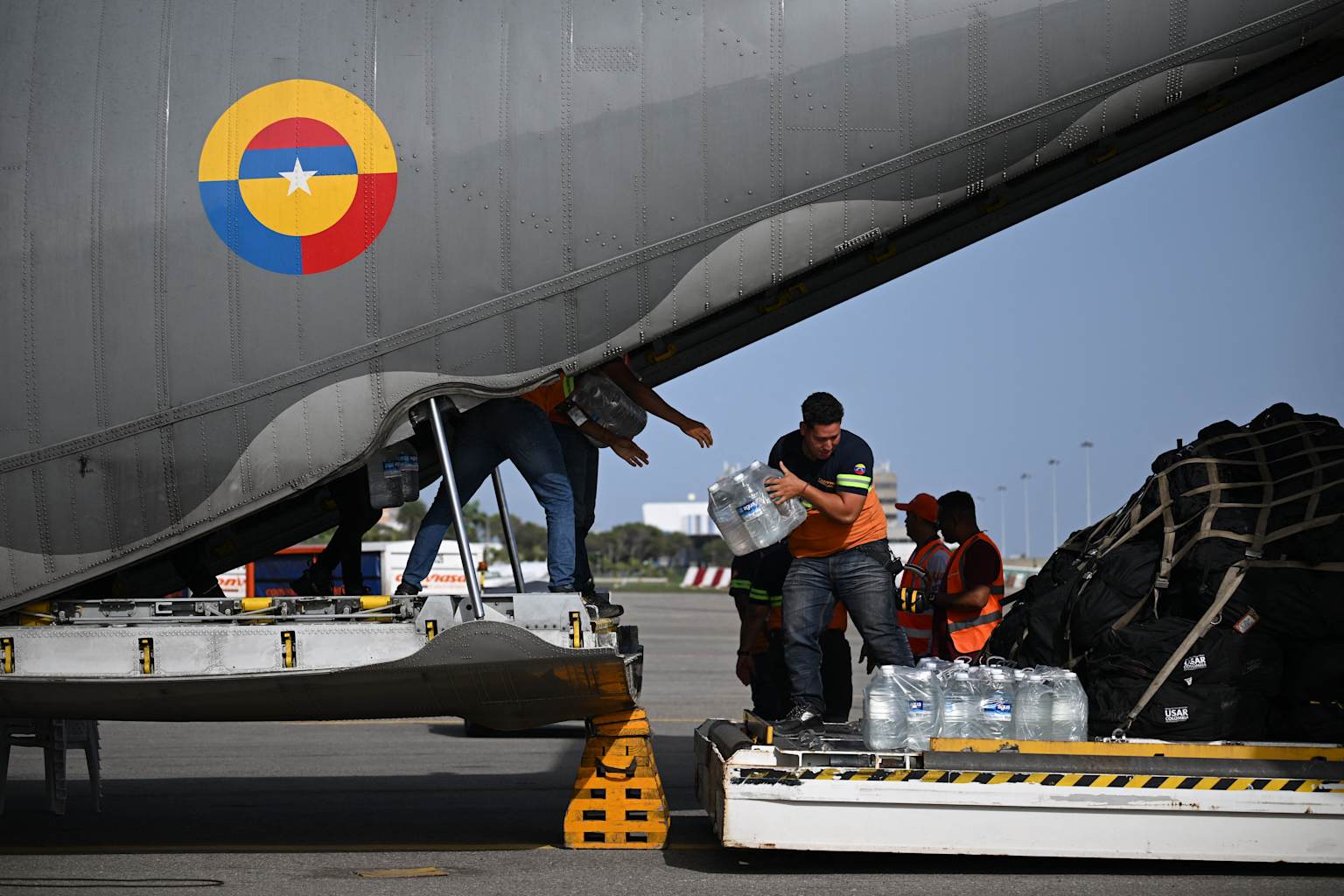 Venezuela: 1.430 muertos, $150 millones en ayuda de EE. UU. y un aeropuerto que reabre entre escombros
