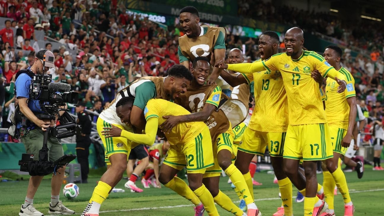 Sudáfrica sorprende y gana 1-0 a Corea del Sur y clasifica como segundo en el Grupo A