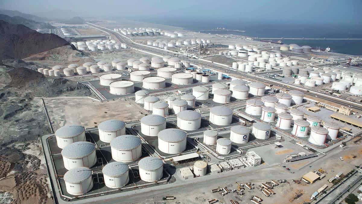 EAU alcanza exportaciones récord de petróleo tras su salida de la OPEP