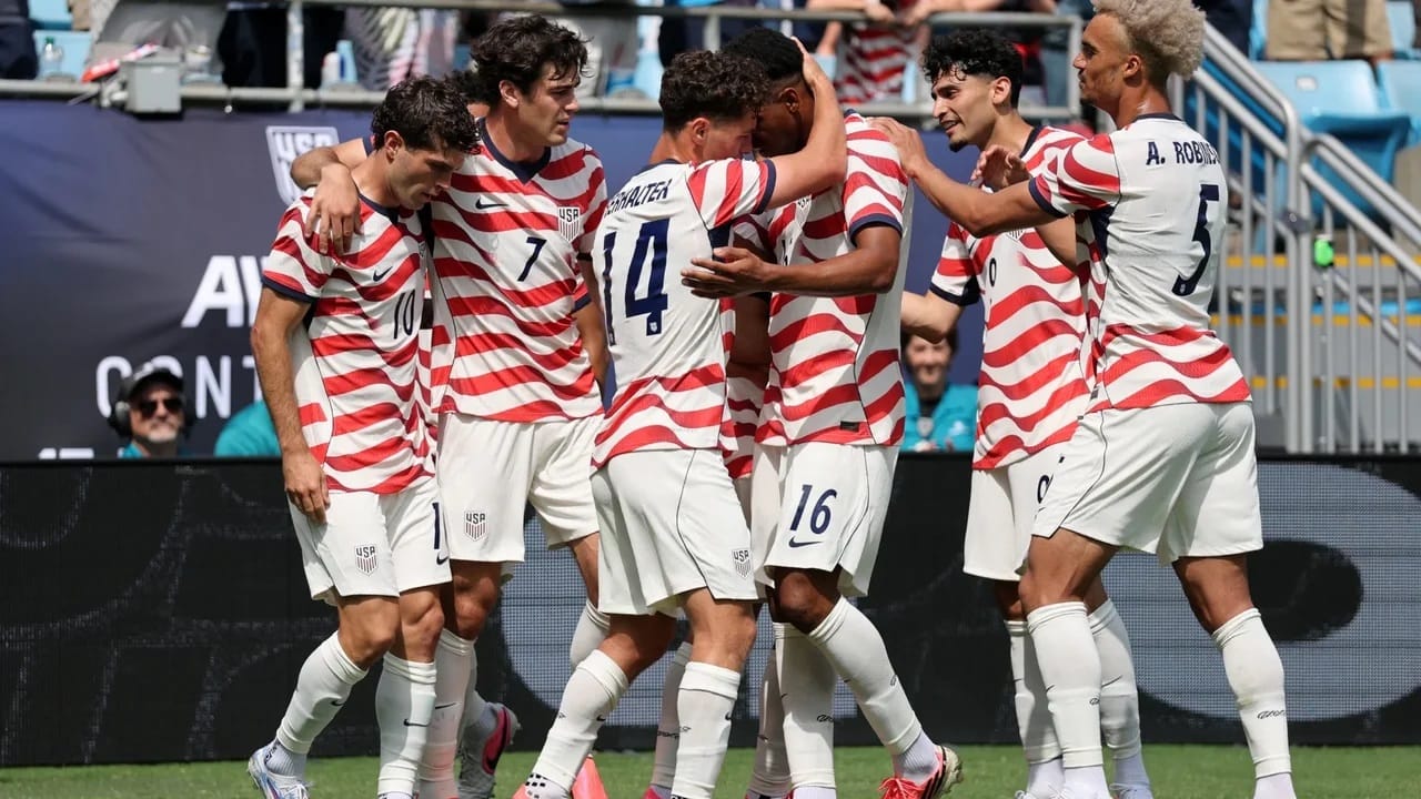 Estados Unidos golea a Paraguay y se lleva los 3 puntos en su debut