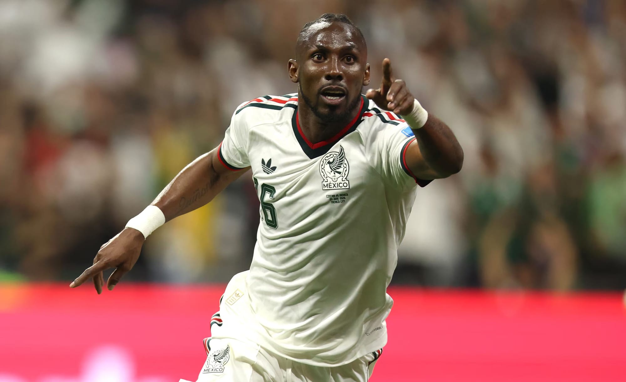 La FIFA pone a Julián Quiñones en el Top 10 de mejores jugadores del Mundial 26