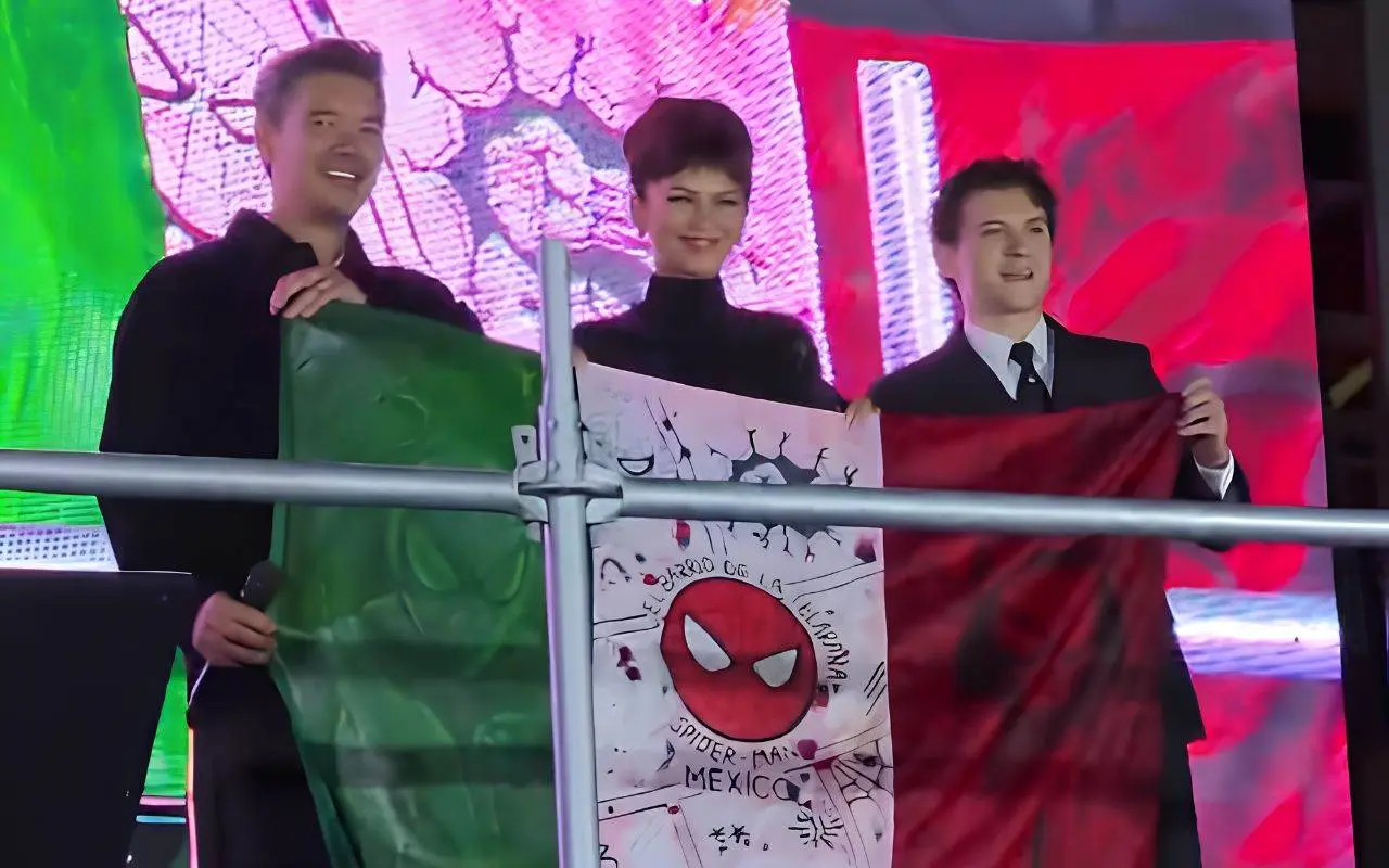 Spider-Man en CDMX: Tom Holland y Zendaya desatan euforia y la bandera abre debate legal