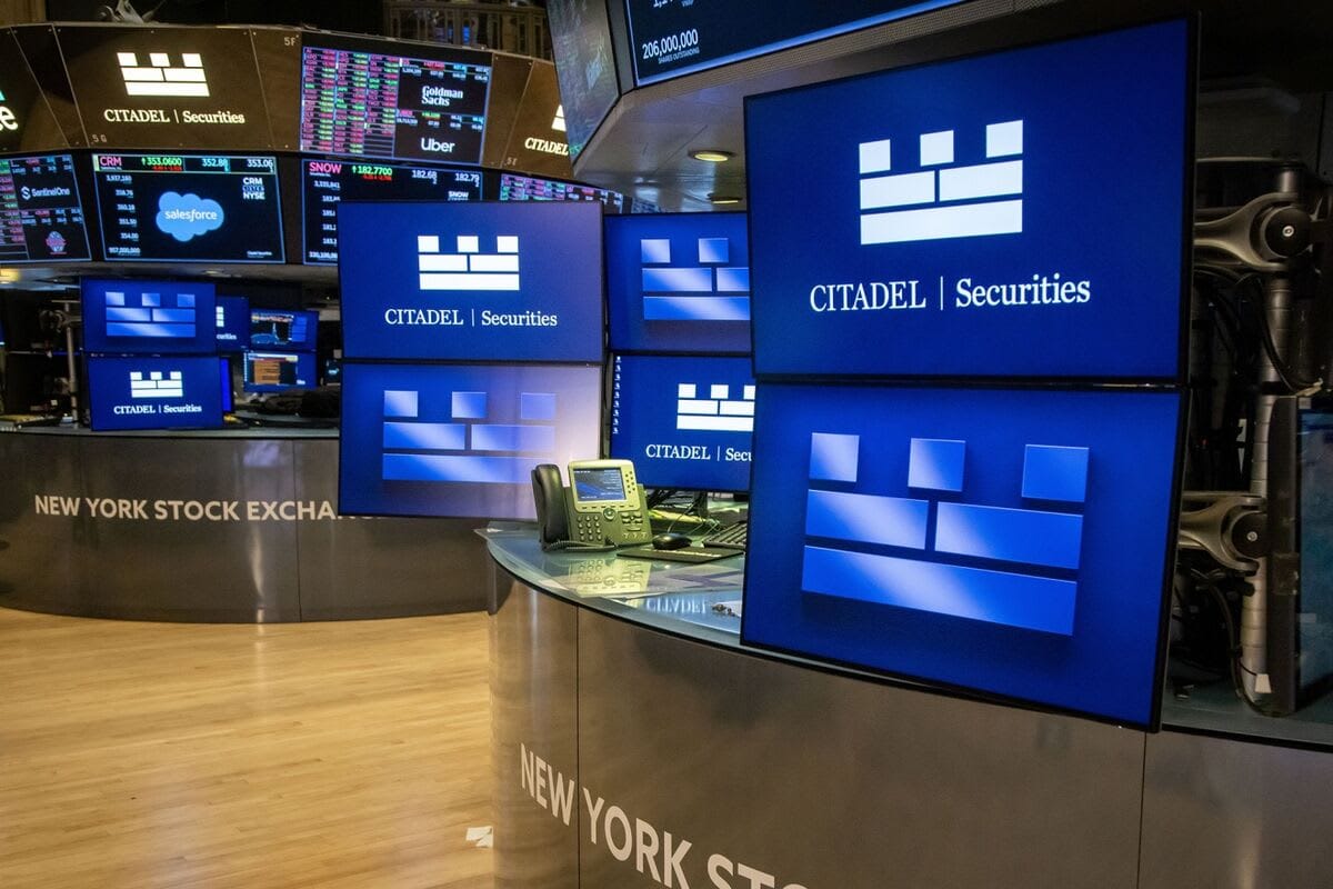 La CSRC de China monitorea la investigación de EE. UU. sobre uso de información privilegiada vinculada a Futu y Tiger Brokers