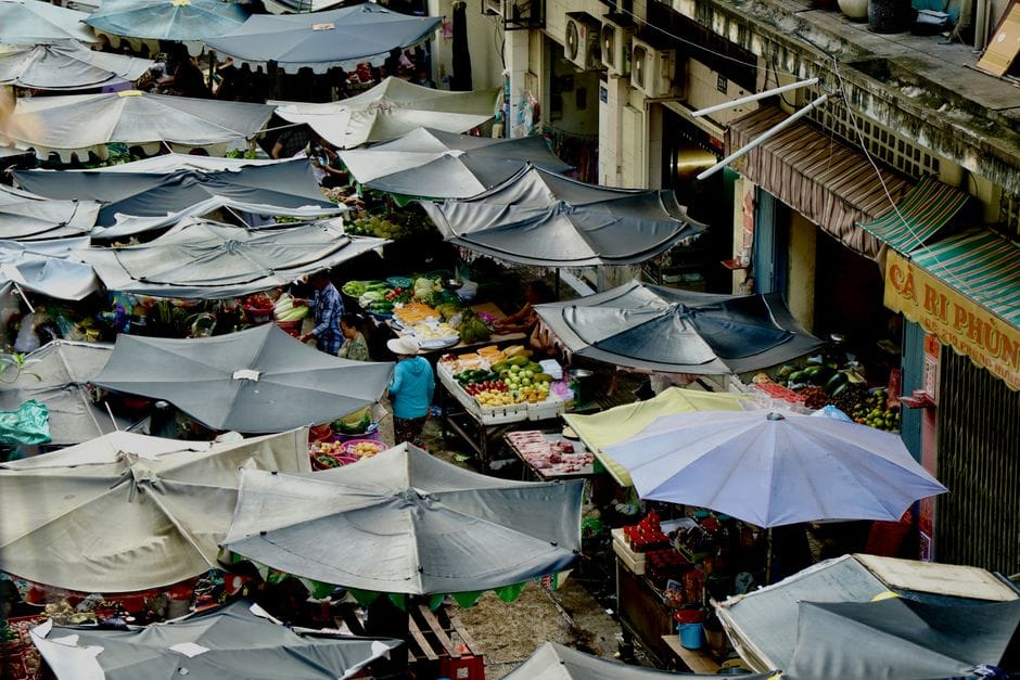 Fotos de stock gratuitas de calle vacía, centro de comercio, comercio