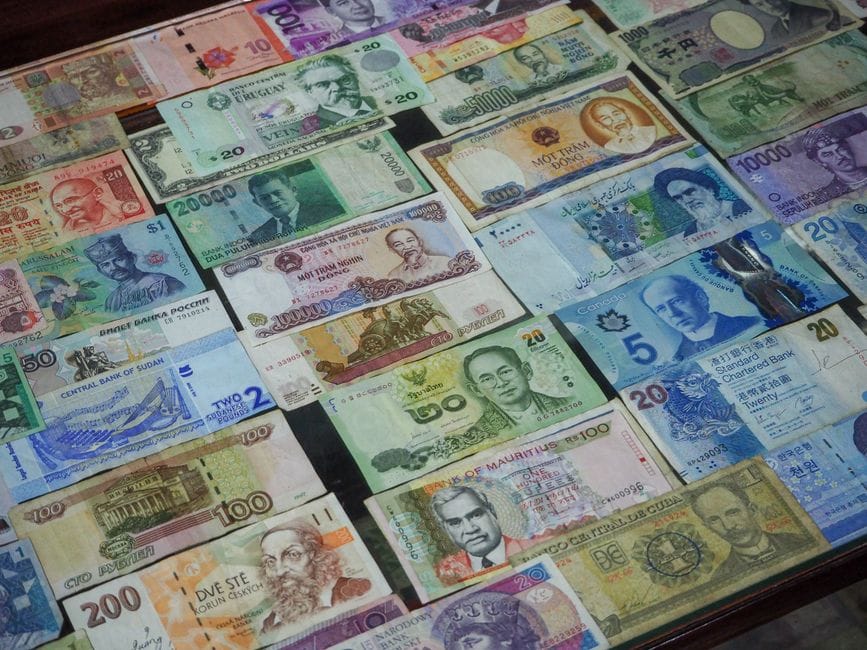 Fotos de stock gratuitas de ahorros, banca, billetes