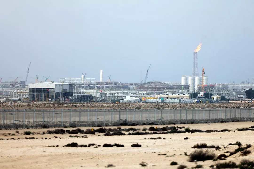 QatarEnergy extiende la fuerza mayor de GNL mientras las reservas de gas en Europa caen a su nivel más bajo en 15 años.