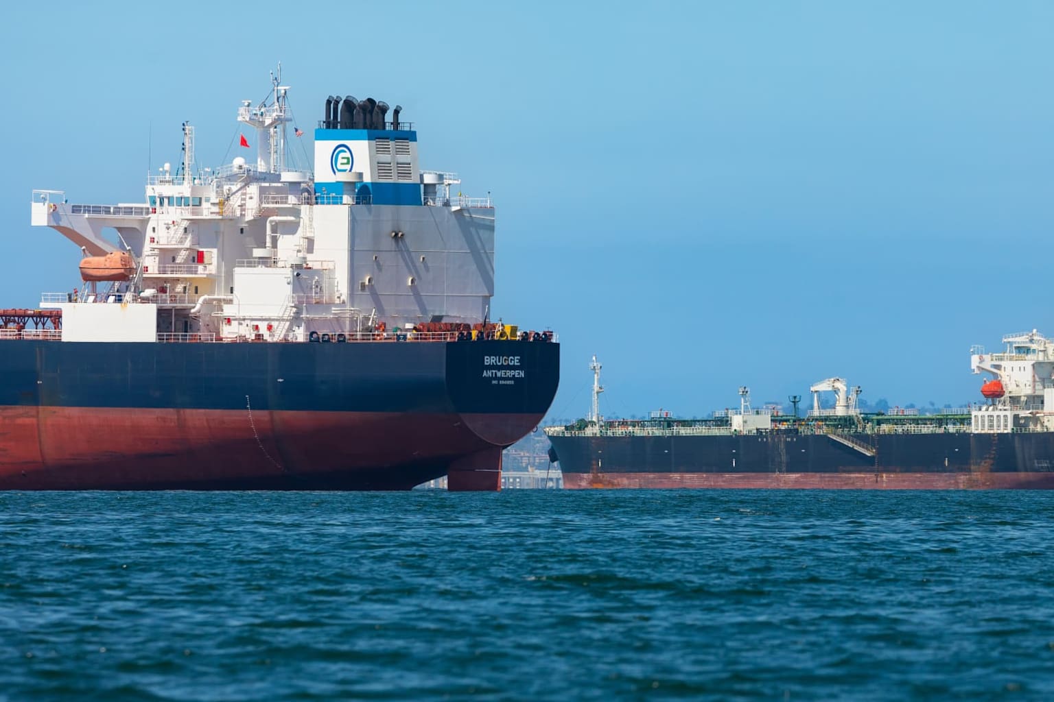 Irán inicia conversaciones para la venta de petróleo a Japón bajo una exención de sanciones de EE. UU.