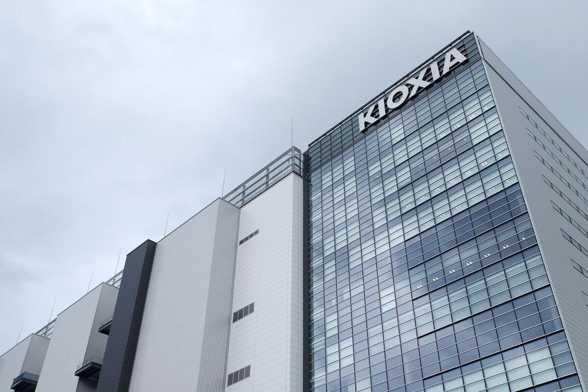 Kioxia pierde la mitad de su valor en un mes mientras las acciones de chips se hunden globalmente