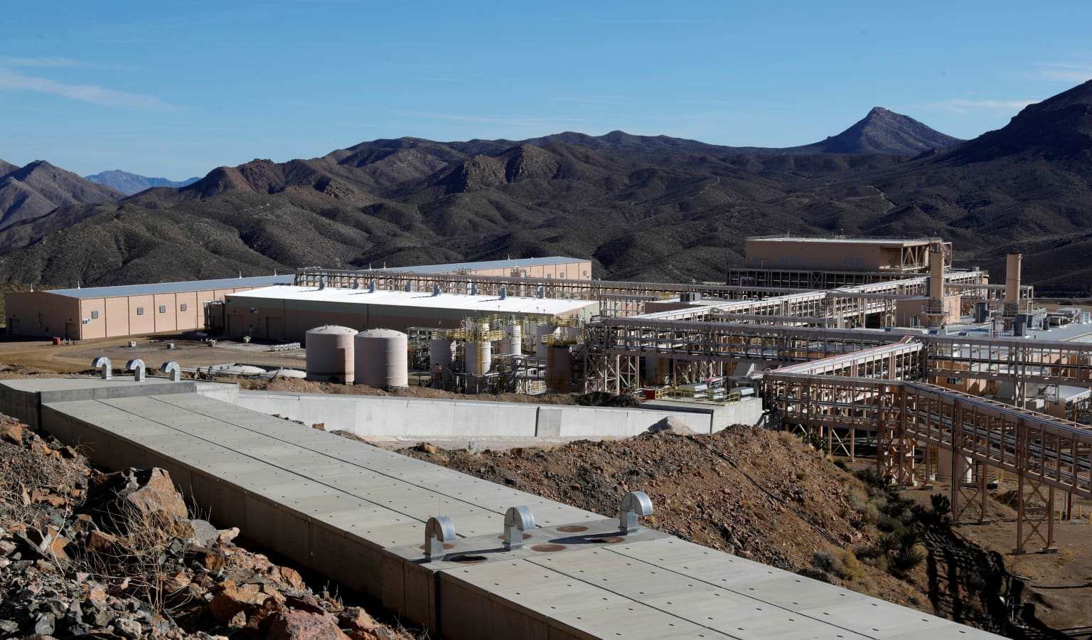 La AIE asegura que los límites de China a las tierras raras amenazan una producción de 6.5 billones de dólares