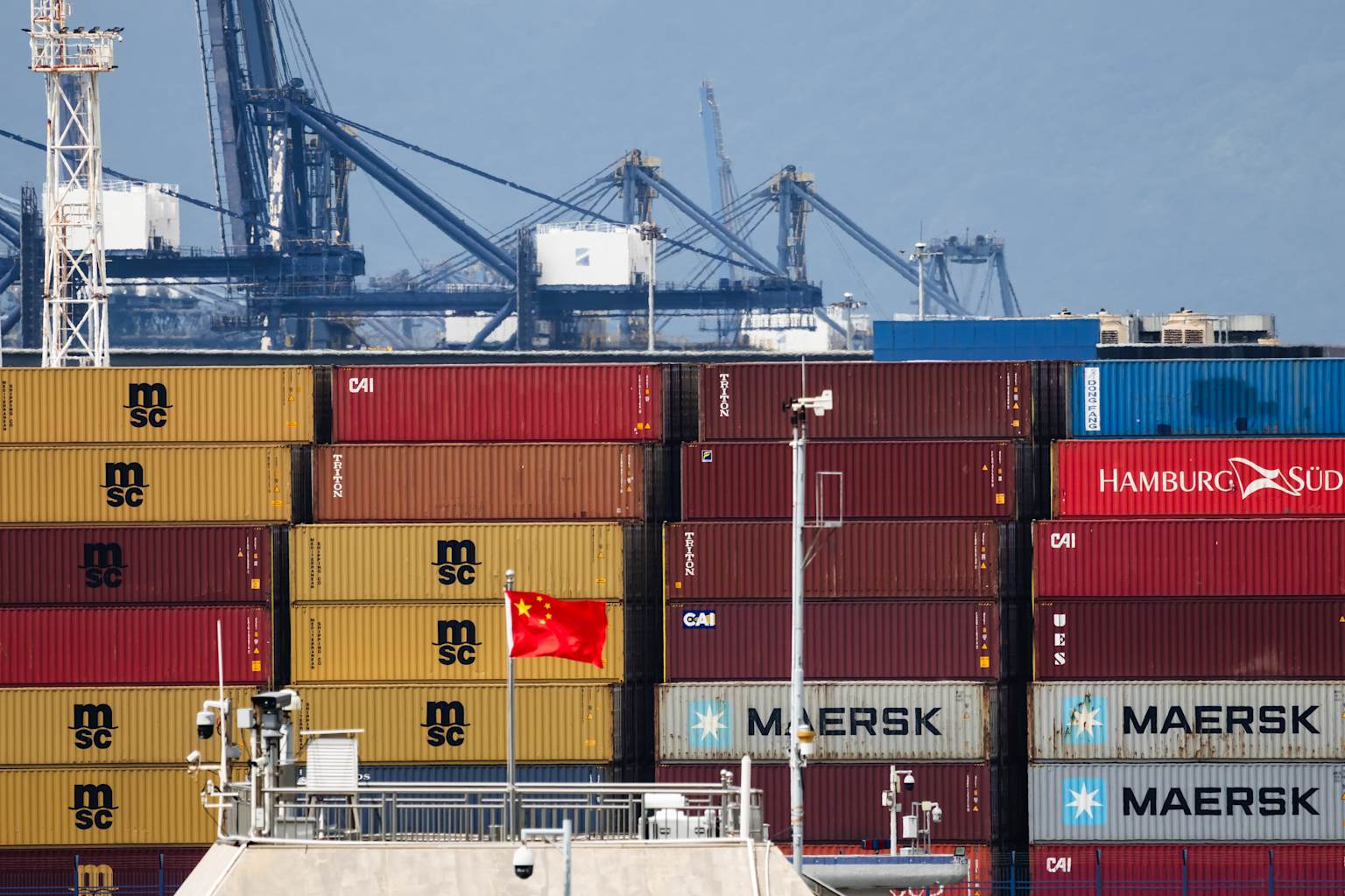 Se prevé que el PIB del segundo trimestre de China se desacelere al 4.5% ante una débil demanda interna.