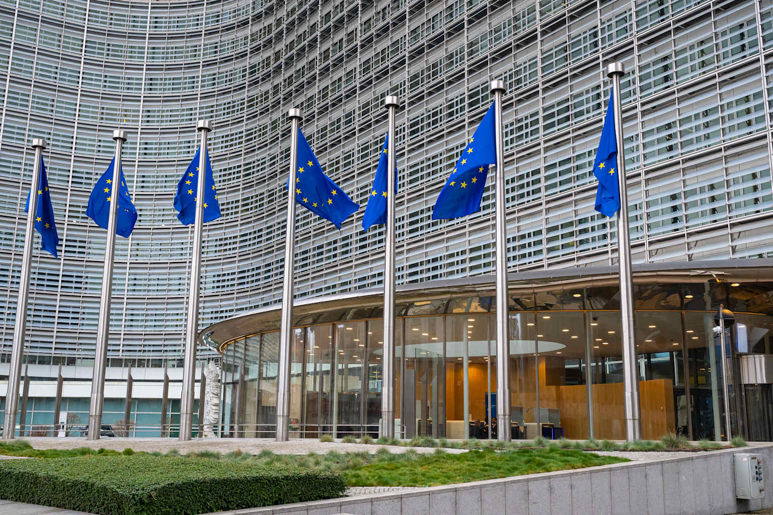 Las acciones europeas caen mientras las conversaciones entre EE. UU. e Irán se estancan
