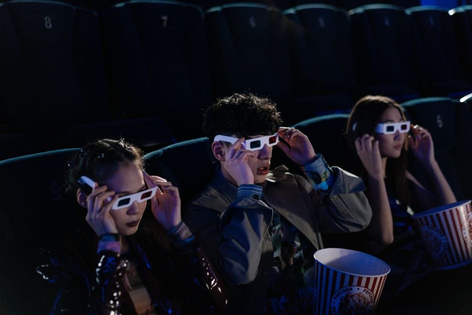 Fotos de stock gratuitas de adentro, amantes del cine, aperitivos