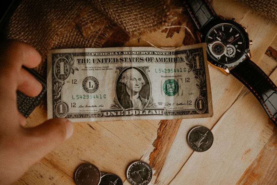Fotos de stock gratuitas de ahorros, alcanzando, arpillera