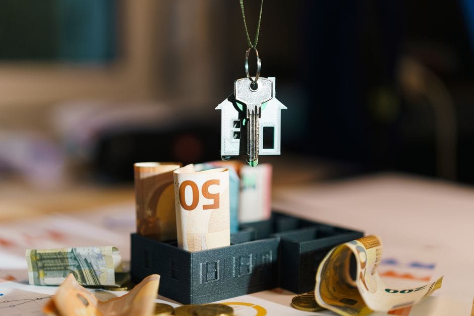 Inversión Inmobiliaria Con Billetes Y Llaves En Euros