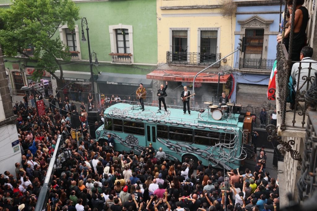 U2 lanza video que grabó en México: The Street of Dreams