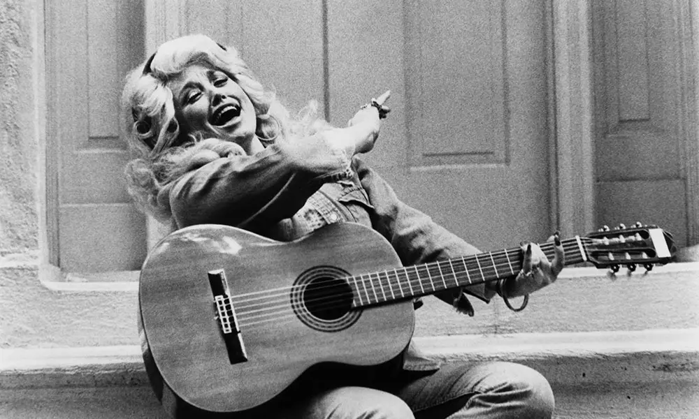Muere Dolly Parton a los 80 años: Ícono del Country