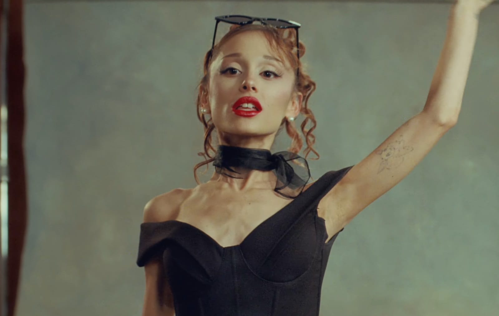 Ariana Grande se retira de la vida pública y la culpa de los “haters”