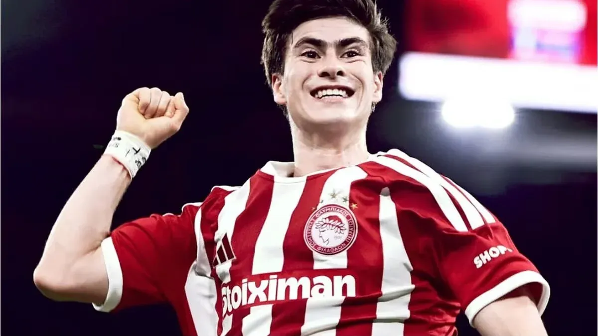 ¡Doblete de la "Hormiga"! Armando fue titular en la victoria Olympiacos 3-2 sobre Volos en Copa de Grecia