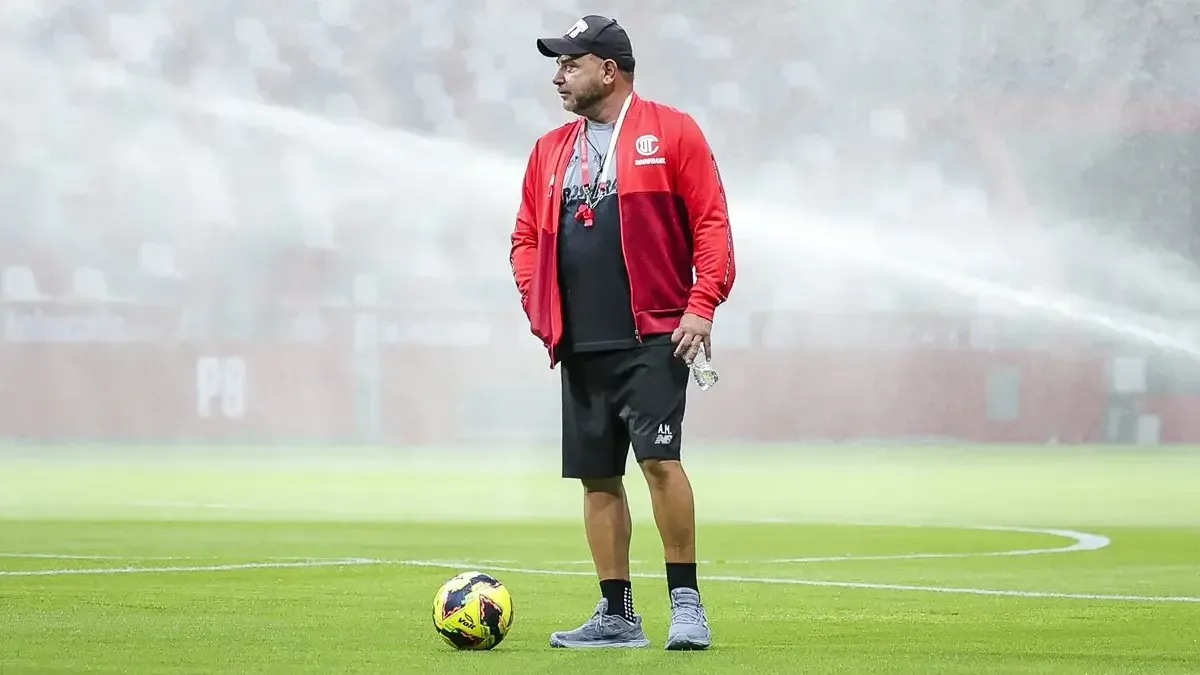 Mohamed, entrenador el Toluca, se queja por jornada doble antes de la Final de Legues Cup.