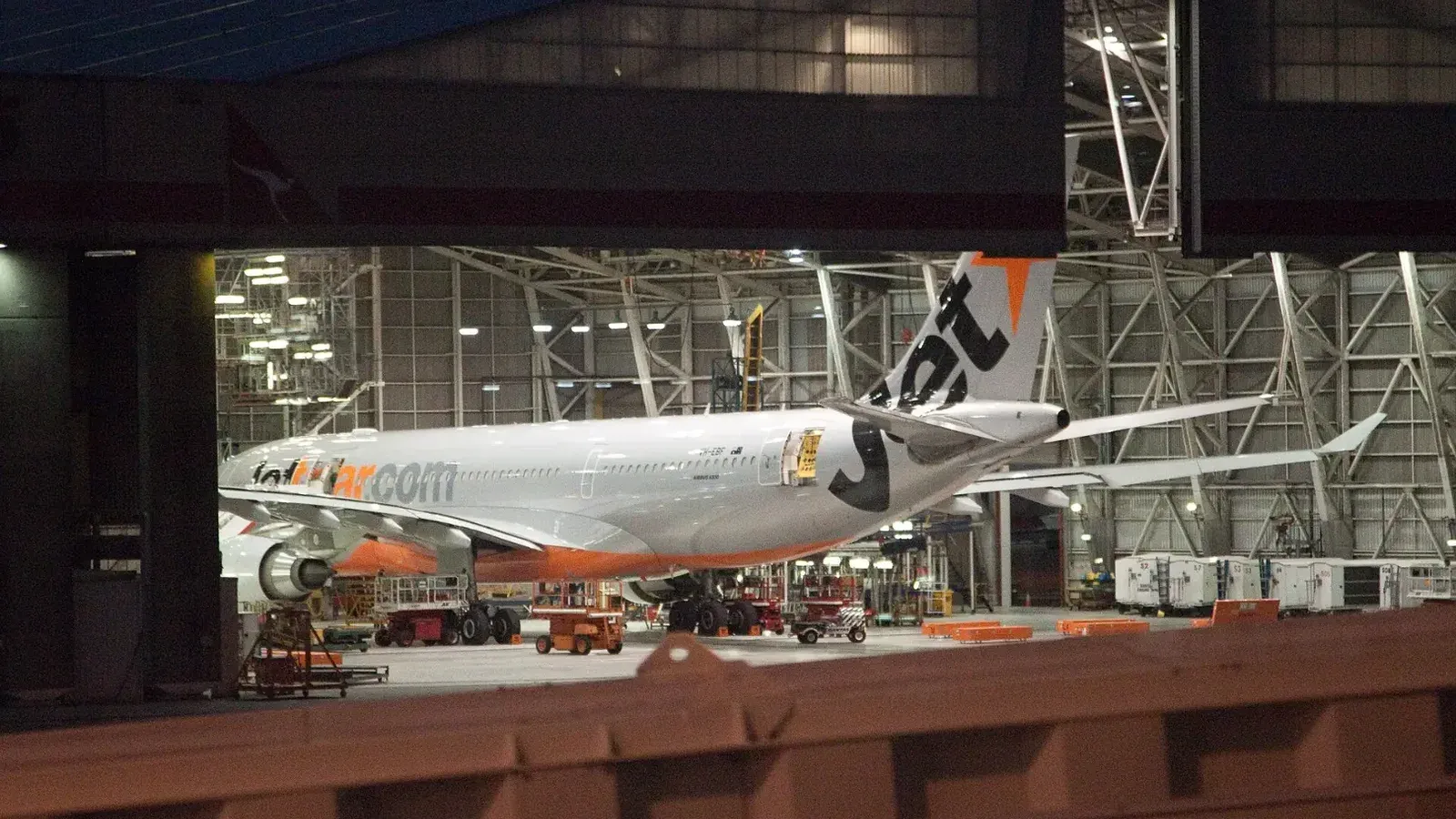 Avión Jetstar en el aeropuerto de Sídney