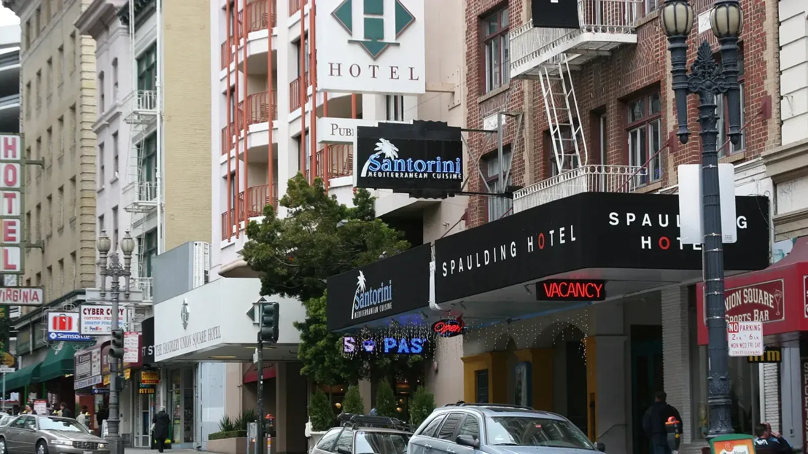 Calle O'Farrell en la sección de lomo del centro de San Francisco