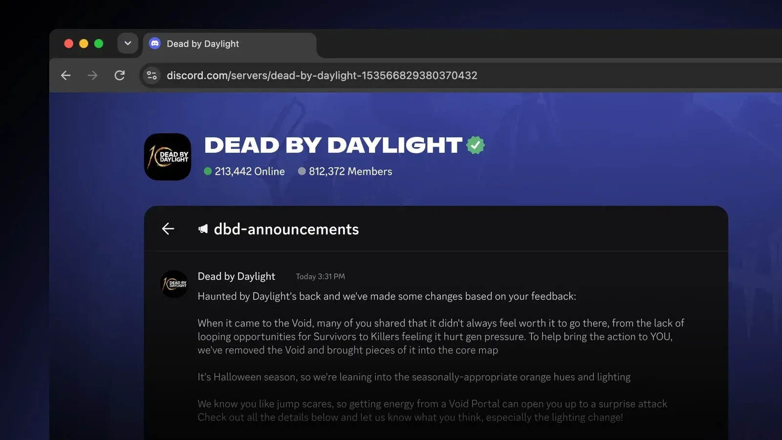 Un anuncio de servidor que se muestra en la página web del servidor para Dead by Daylight.