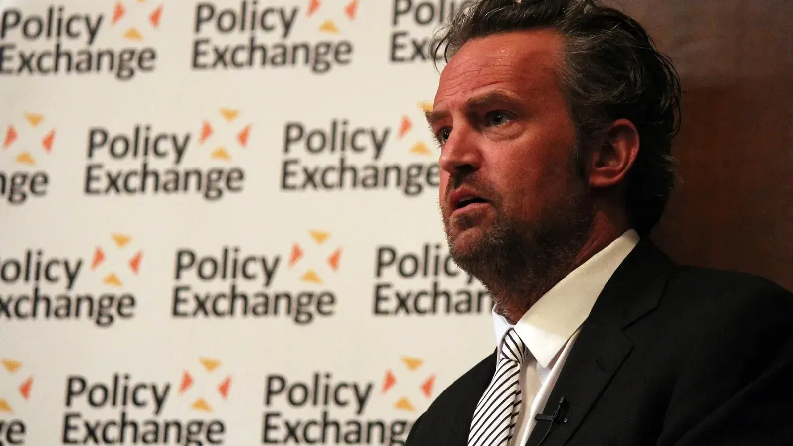 Matthew Perry en el intercambio de políticas