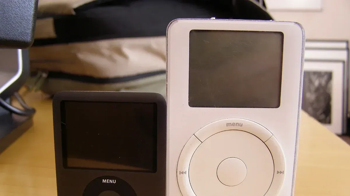 Black iPod nano 3G and the original 5GB iPod.
