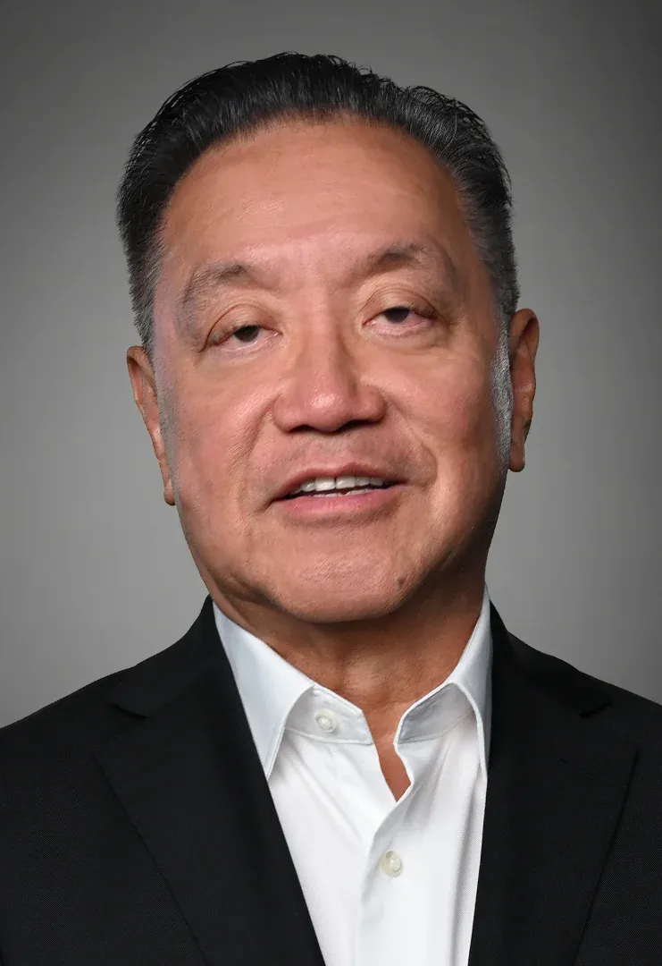 Esta fotografía es una imagen de Headshot de Hock Tan, presidente y director ejecutivo de la empresa tecnológica global Broadcom