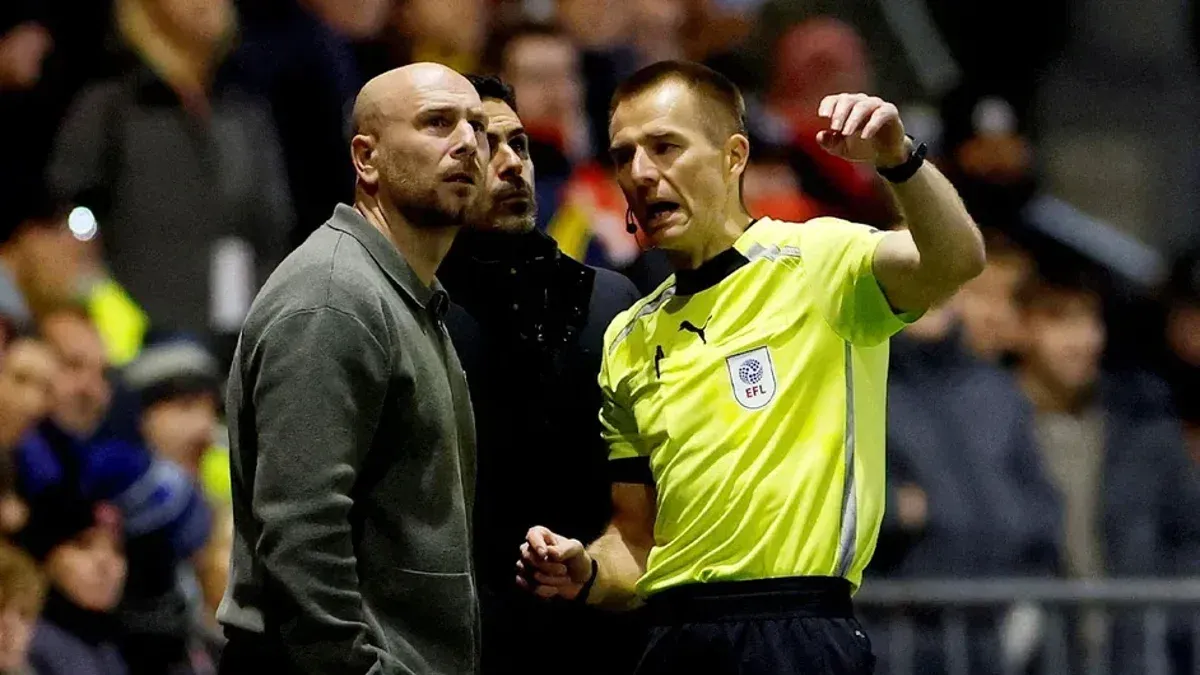 Fleetwood Town vs Arsenal y cómo fue suspendido por un ¿OVNI?