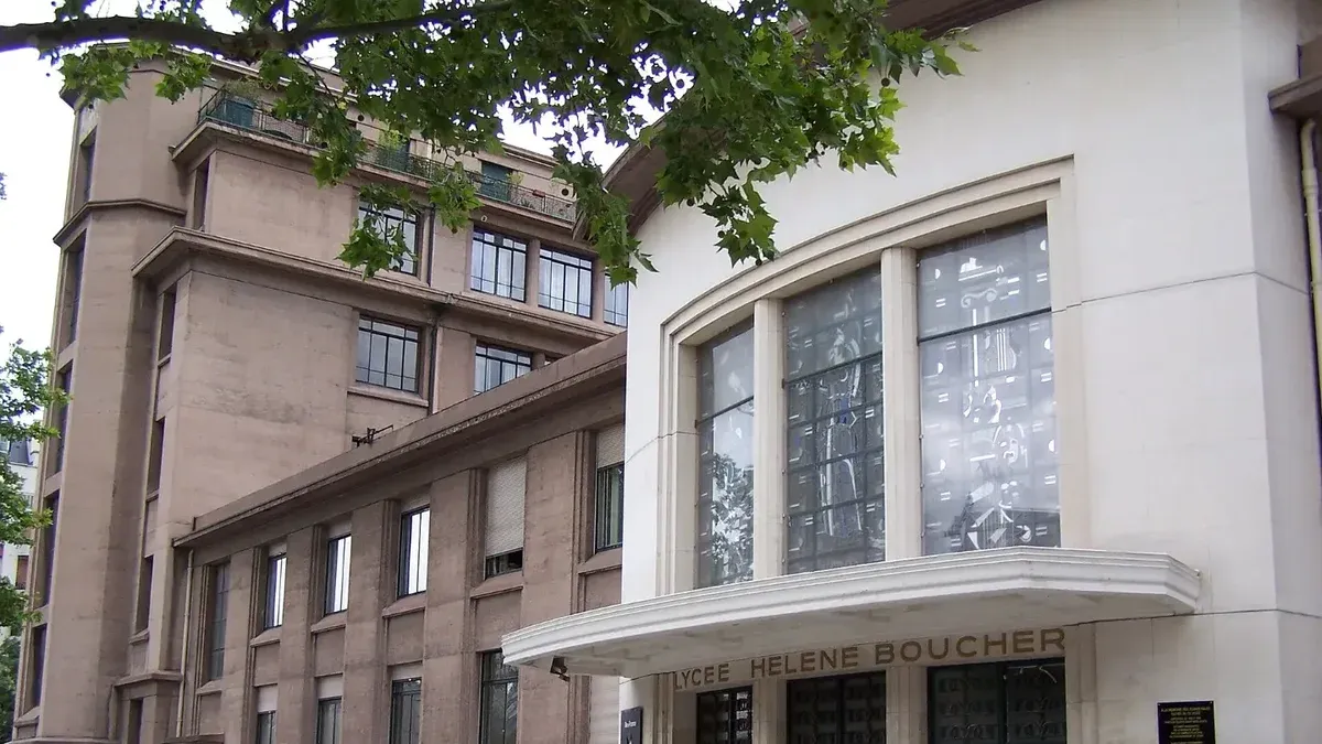Vue du lycée Hélène-Boucher, cours de Vincennes à Paris 20e