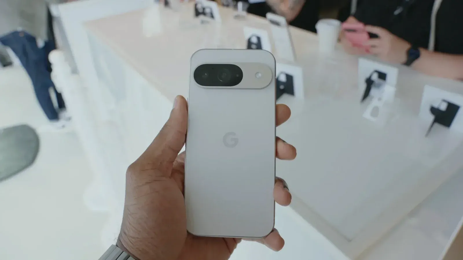 Video sobre la familia Google Pixel 9.