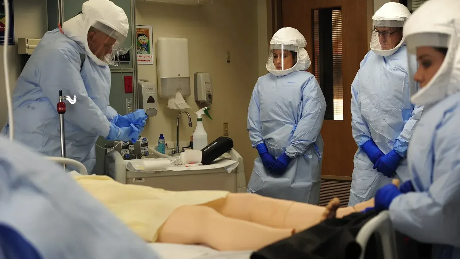 Una clase de aumento de equipo de apoyo médico entrena en JBSA-Fort Sam Houston, Texas, 23 de noviembre.
