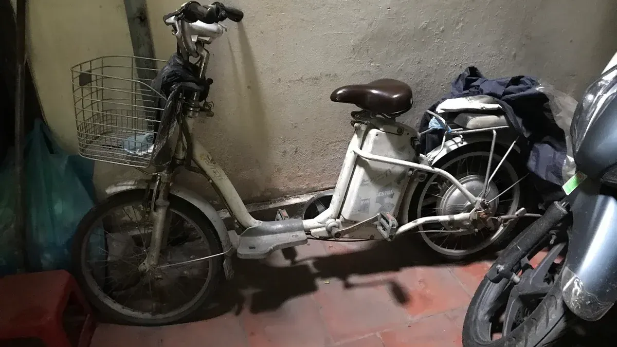 Esta es la vieja bicicleta eléctrica que tenía cuando era estudiante en HMU, la extraño