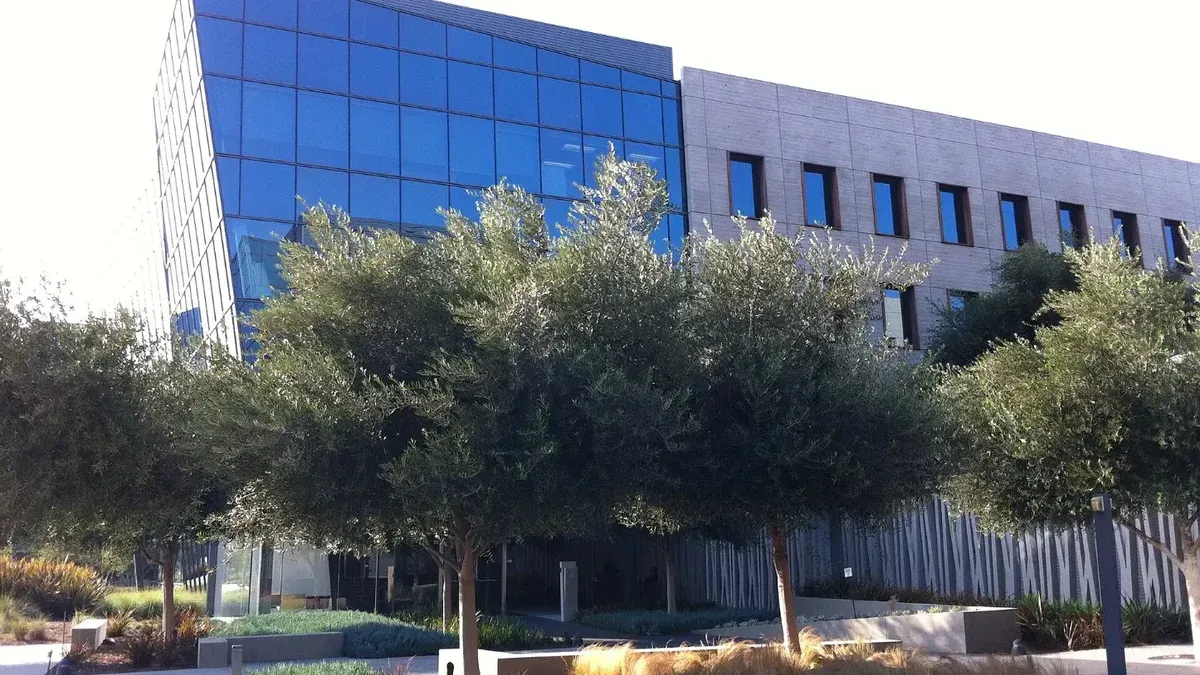 El edificio de oficinas donde se encuentra ICANN en Los Ángeles