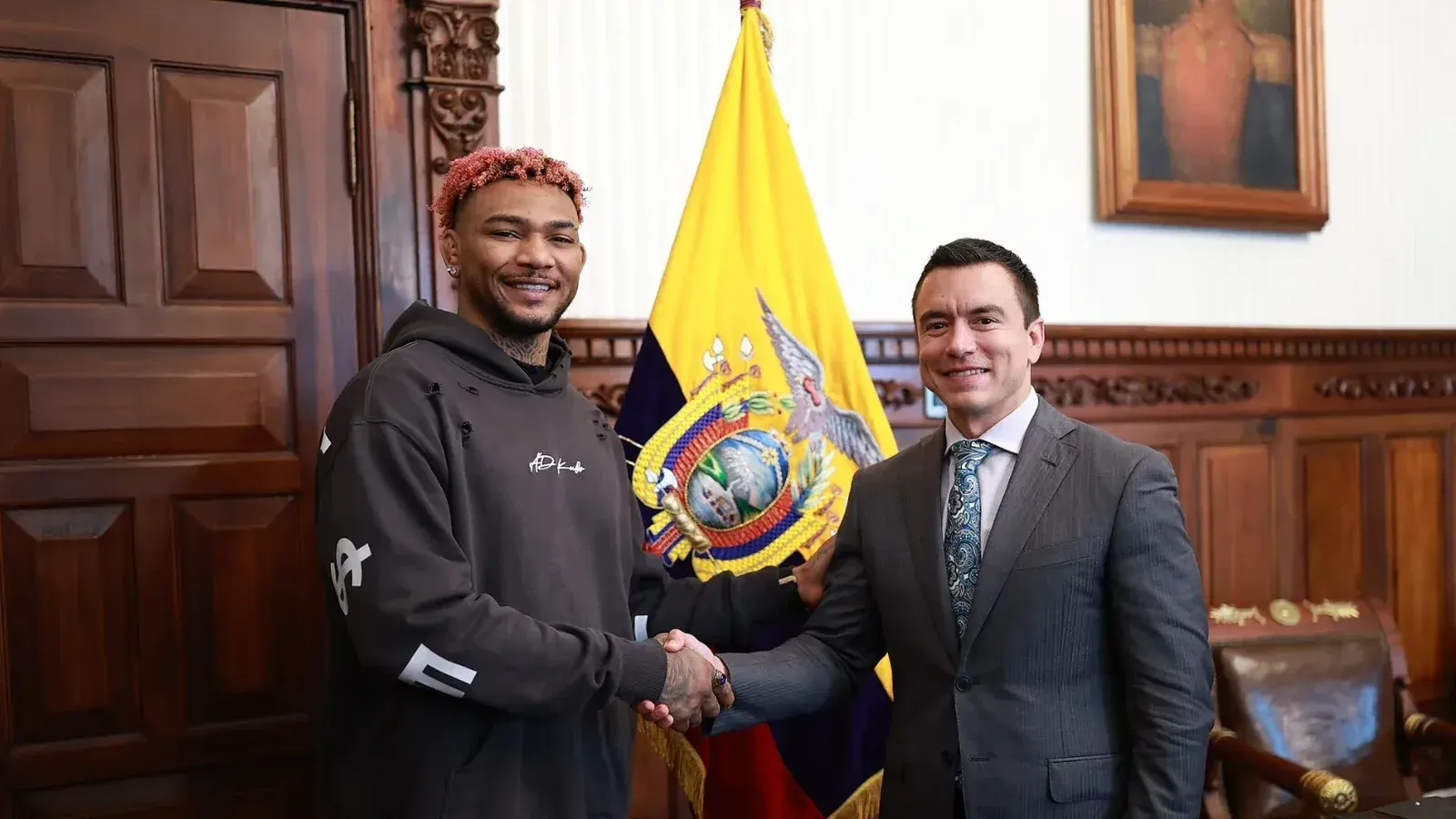 Quito (Pichincha), 27 de mayo del 2025.- El presidente de la República, Daniel Noboa, recibió en el Palacio de Carondelet a Michael Morales, peleador ecuatoriano de la UFC.