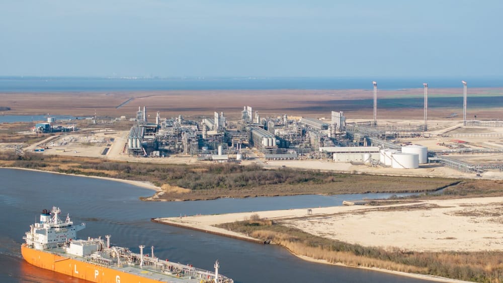 El mundo vuelve al carbón: Crisis en Irán bloquea el 20% del gas global y dispara alarmas energéticas imagen del post