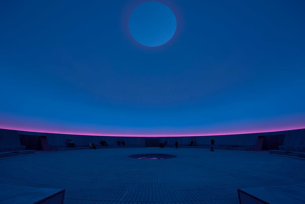 James Turrell inaugura su Skyspace número 100 en Dinamarca: una cúpula subterránea a escala del Panteón imagen del post