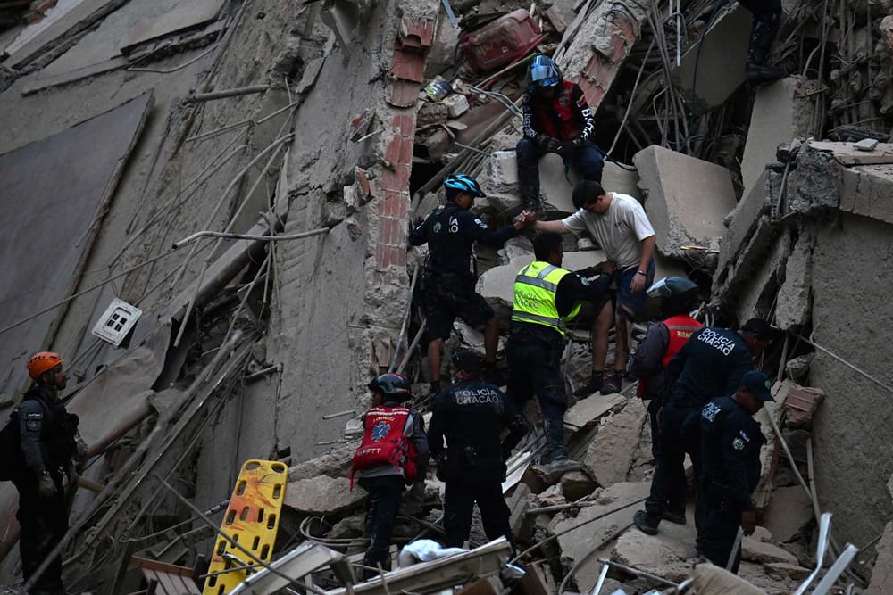 Venezuela: 920 muertos y más de 50,000 desaparecidos tras el mayor sismo en más de un siglo imagen del post