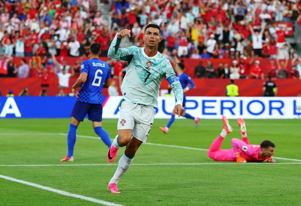 Portugal remonta y vence 2-1 a Croacia con polémico final con gol anulado imagen del post