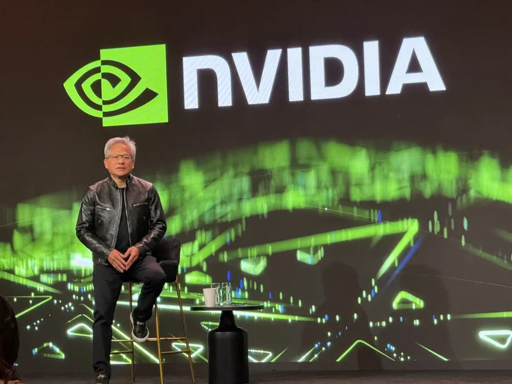 Jensen Huang defiende los modelos chinos de IA y dice que el pánico por Kimi K3 está al revés imagen del post