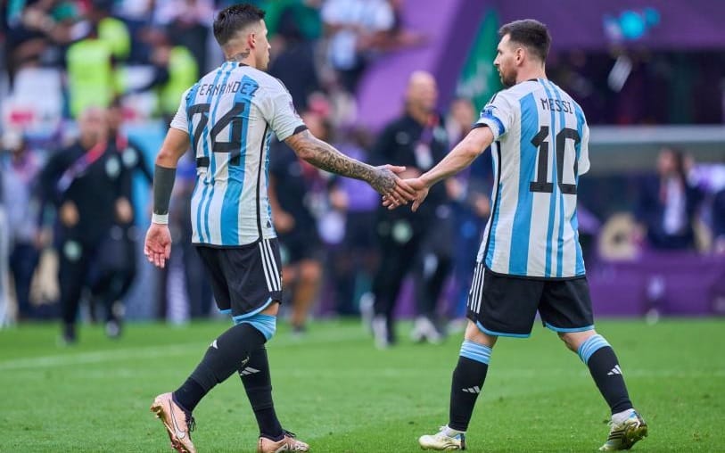 La carta que Enzo Fernández le mandó a Messi hace 10 años y cambió el destino en los mundiales imagen del post