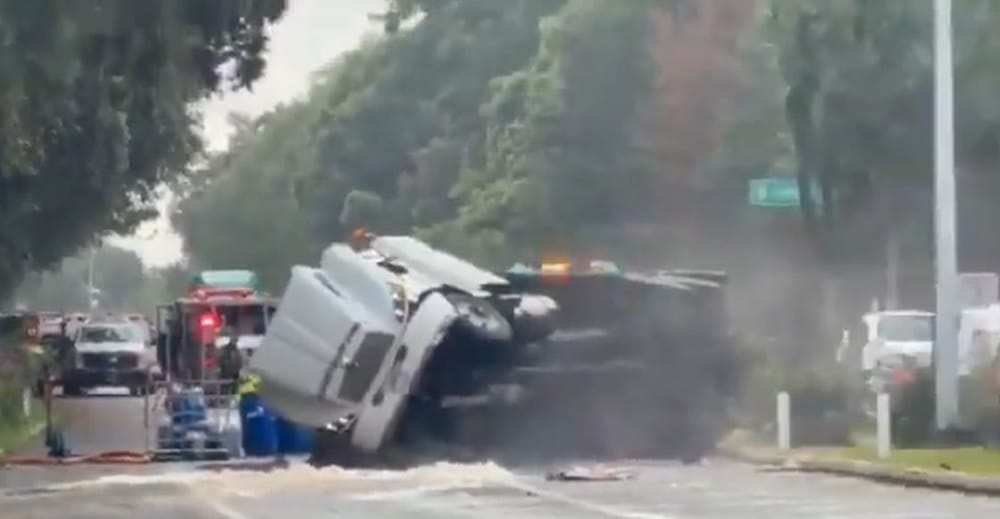 Accidente generó derrame de ácido muriático que paraliza la autopista México-Cuernavaca imagen del post